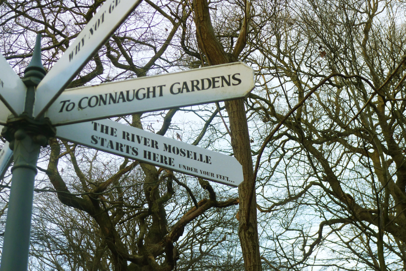 Signpost 4